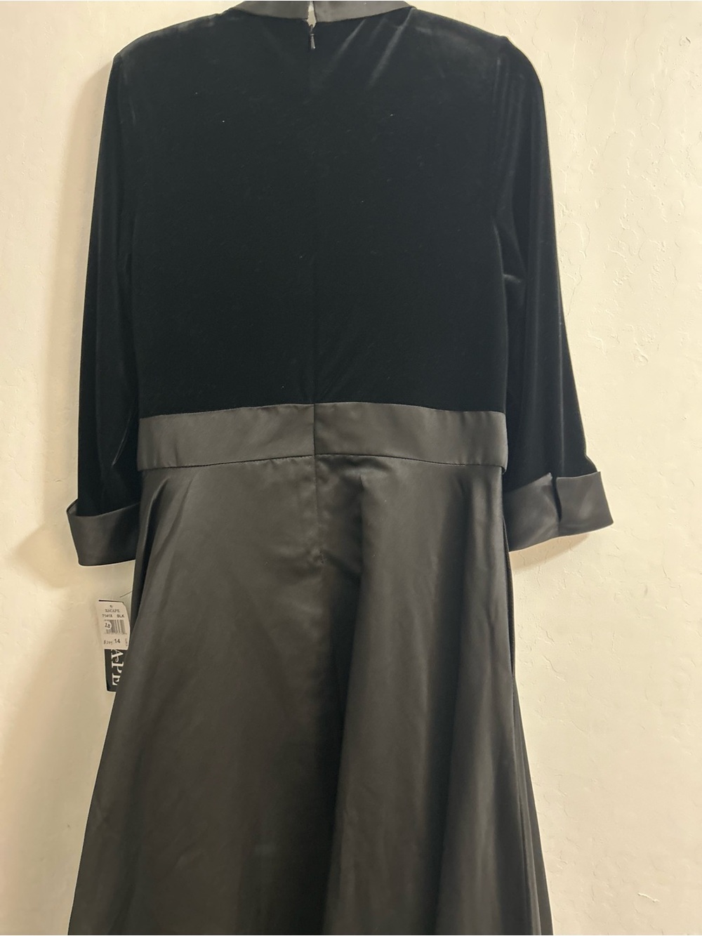 XSCAPE Black Velvet & Satin Wrap Waist Dress - Picture 6 of 8